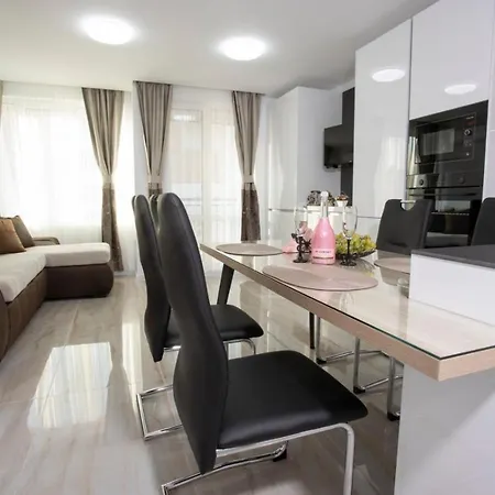 Apartment апартамент за гости ивви-1